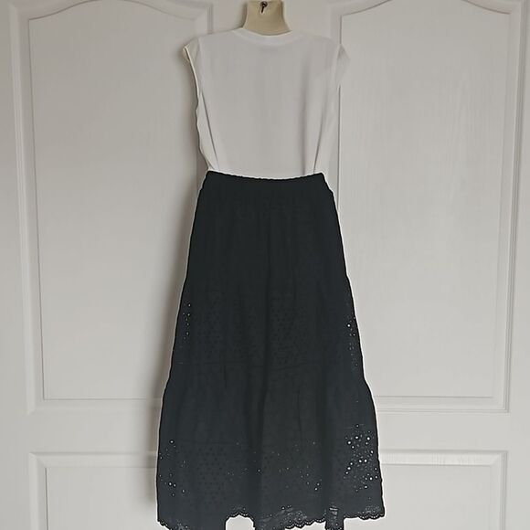 Suzy Shier Bundle 2 Piece Sleeveless Top & Eyelet Embroidery Maxi Skirt XS Black - Picture 4 of 16